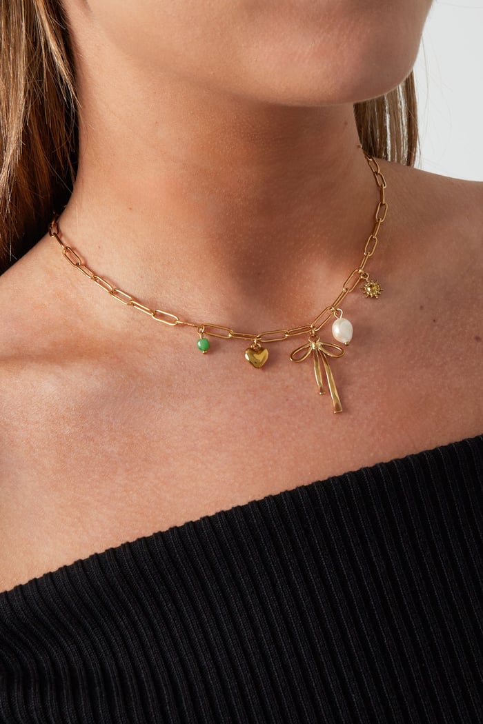 Bow & beyond necklace