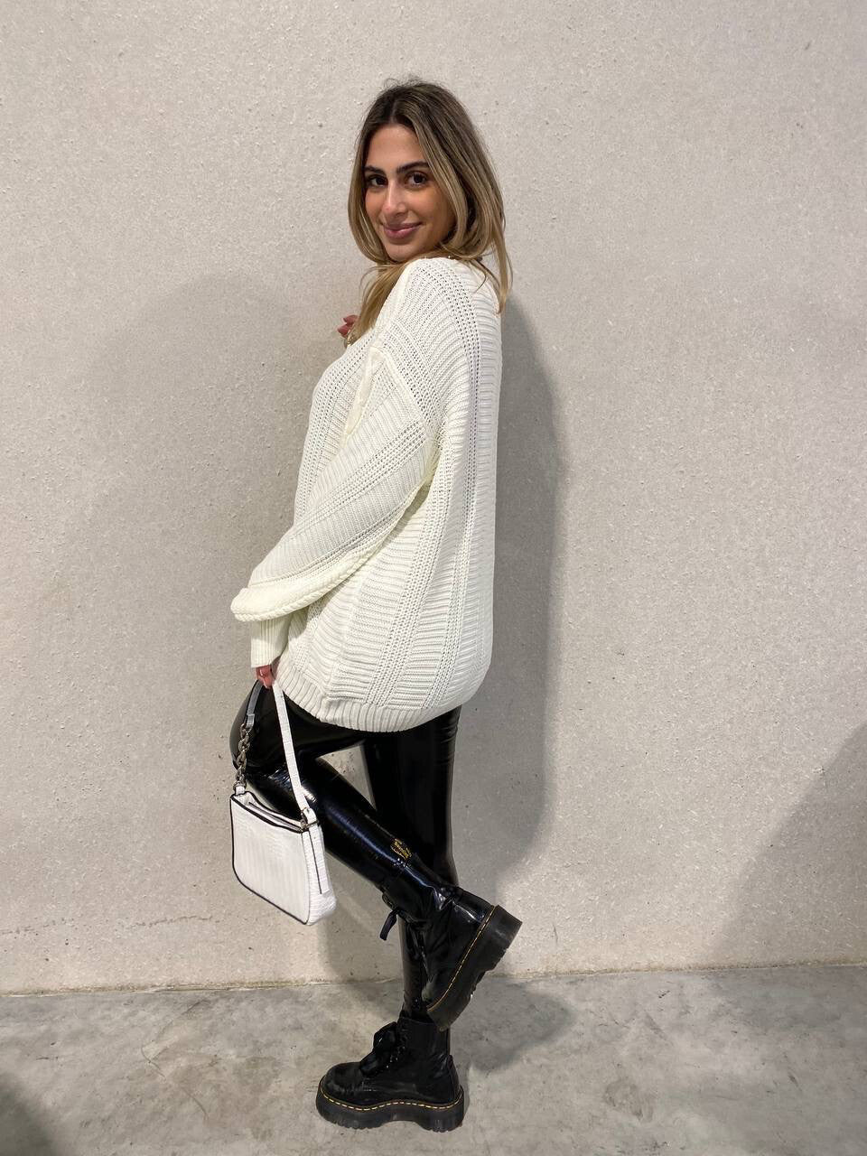 Oversized sweater wit