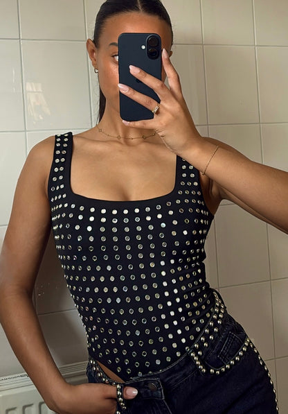 Studs body