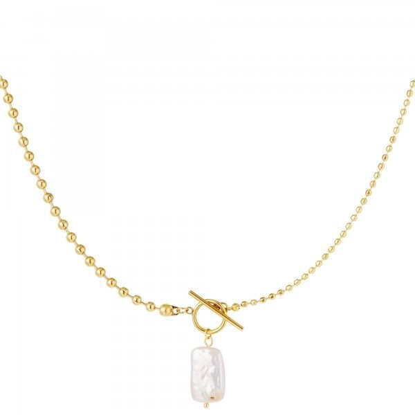 Gold pearl necklace